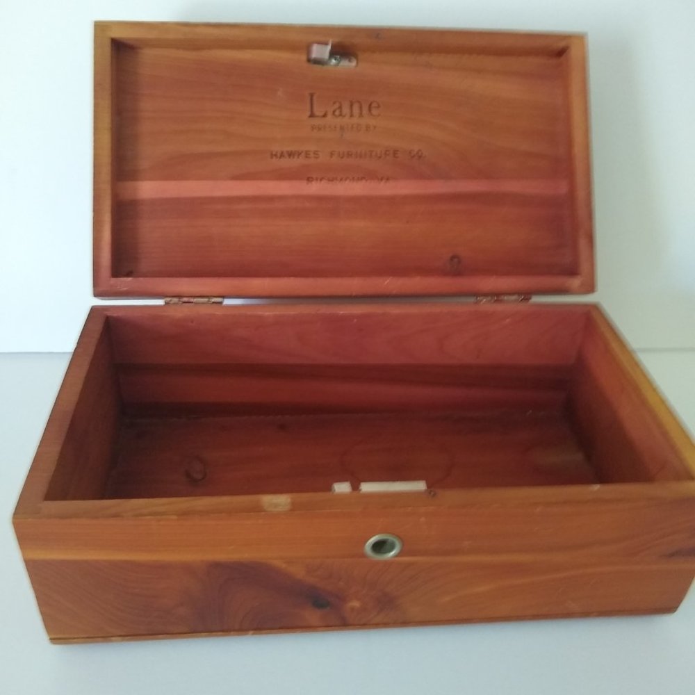 Lane Mini Cedar Wood Keepsake Box Richmond, Va. - Picture 2 of 8